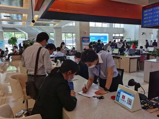 【续写更多春天的故事 走进经济特区国家级新区】超级“智能大脑”赋能浦东新区政务服务_fororder_W020210430534083308687