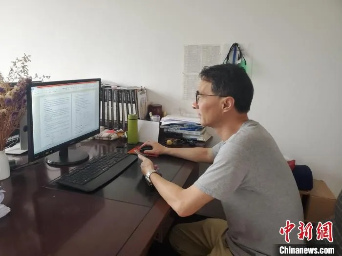 马跃峰工作照1　崇福污水厂供图