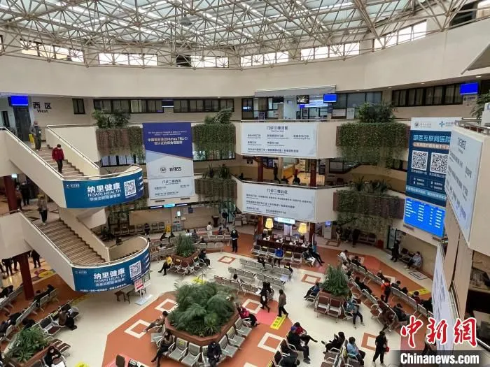 图为浙江一医院内。　张煜欢 摄