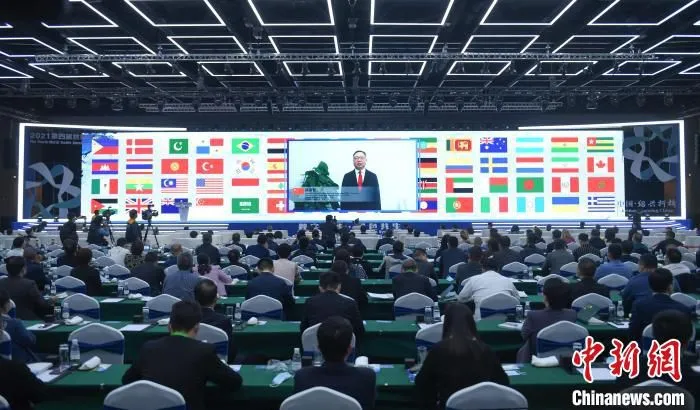 2021第四届世界布商大会活动现场。　王刚 摄