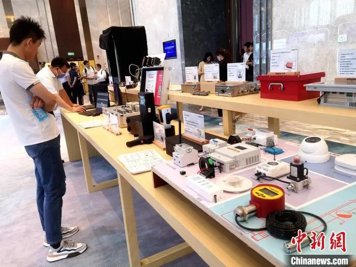 相关设备展示现场。　沙见龙 摄