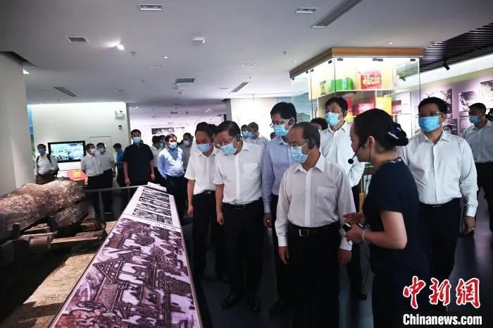 5月7日，广西脱贫攻坚成就展开幕仪式举行。　杨志雄 摄