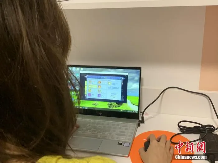 游戏玩家正在玩游戏。受访人供图