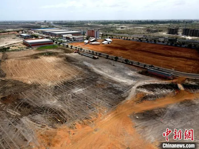 加姆尼亚久国际工业园二期项目正式开工建设。　四川路桥供图