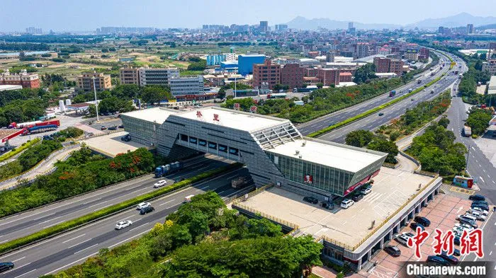 资料图为泉厦高速公路。（无人机照片） 中新社记者 王东明 摄