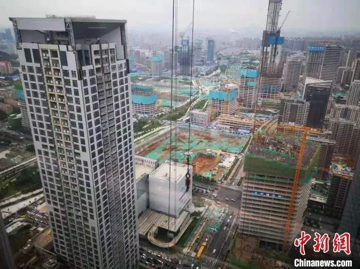 资料图：济南市中央商务区在建项目。　沙见龙 摄