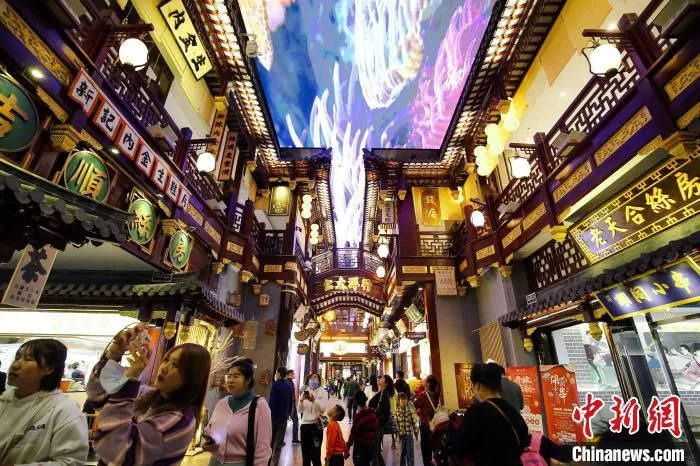 走在这里，仿佛穿越回几百年前的中街(资料图)。　沈河区委宣传部供图