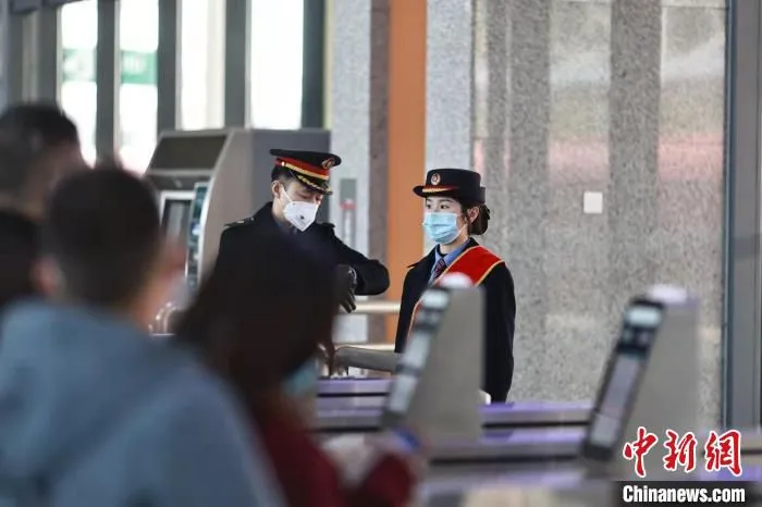 图为2022年春运的一瞬间。　苏志刚 摄