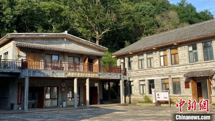 老建筑改为乡村振兴学院。　钱晨菲 摄