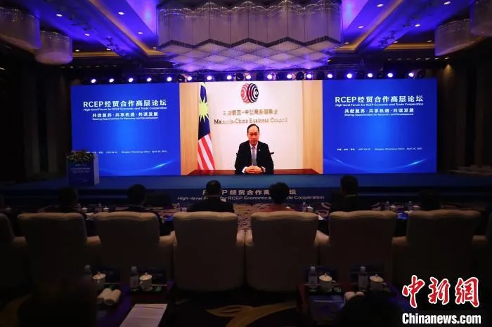 会采用线上和线下相结合的形式，泰国、菲律宾及东盟等代表通过线上的形式参会。　胡耀杰 摄