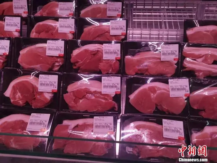 北京丰台区某超市售卖的猪肉。 中新网记者 谢艺观 摄
