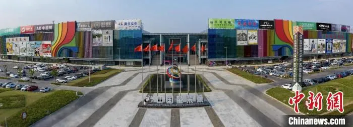 中国童装城 张栋 摄