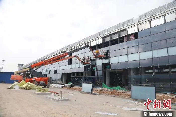 图为重庆黔江武陵山机场施工现场。　重庆市黔江武陵山机场有限责任公司供图