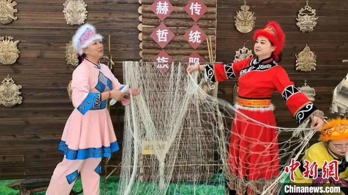 赫哲族传统服饰。　黑龙江省文旅厅供图