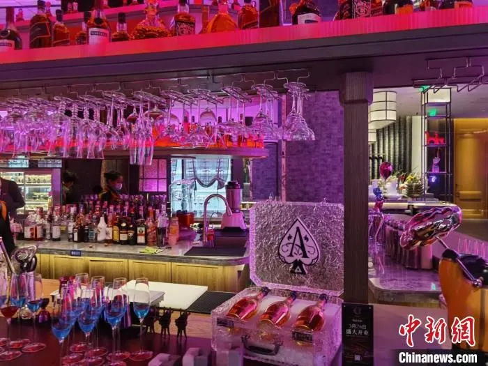 酒吧主题火锅。　四川省火锅协会供图。