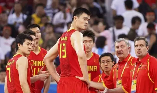 博彩头条：再见青春！姚明球衣退役 他是独一无二的传奇