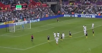 玩球赛报：英超-曼城3-1开季10连胜 阿圭罗复出梅开二度