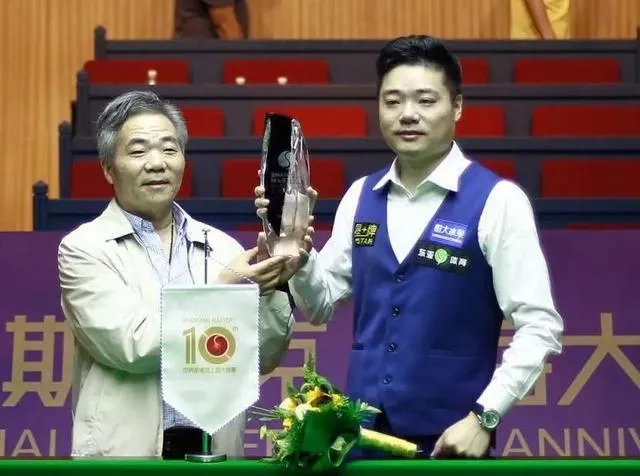 玩球头条：丁俊晖母亲30日病故 半年的状态低迷事出有因
