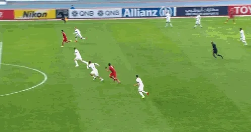 玩球赛报：上港5-1西悉尼夺3连胜 三叉戟皆进球武磊破荒