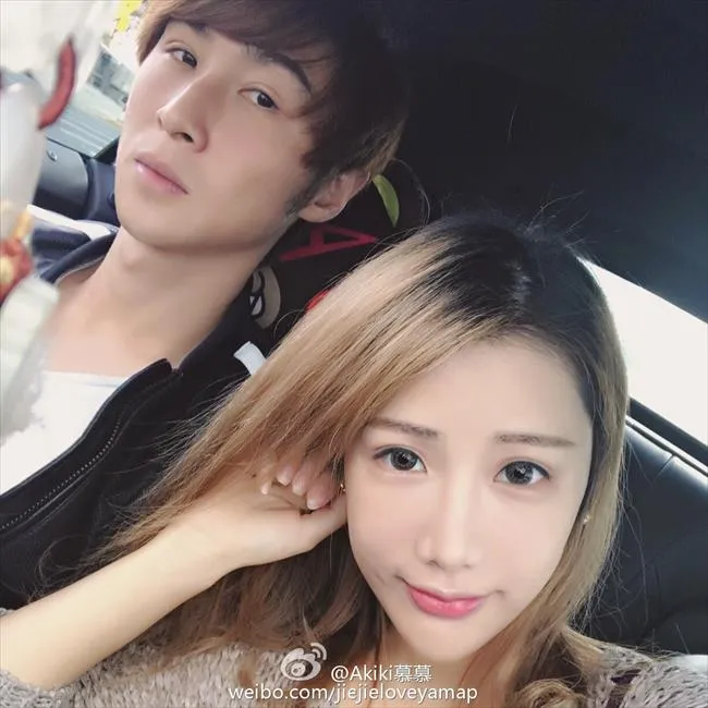 玩球花边：申花悍将战怡麟艳妻曝光 高耸双峰妙胸美腿让人喷血