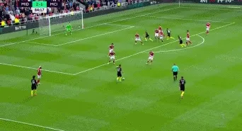 玩球赛报：英超-曼城客场2-2米堡 阿圭罗传射热苏斯救主