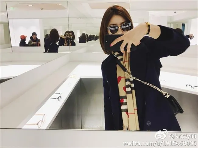 玩球网报：美翻！游泳美女刘湘剪短发气质知性 网友:神似刘诗诗