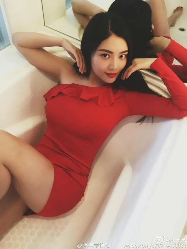 玩球花边：柳岩已成过去式，中国卡戴珊或将成新宅男女神