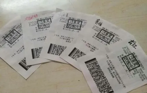 彩市新闻：跟着美女销售员中奖 湖北彩民排队来站点兑奖