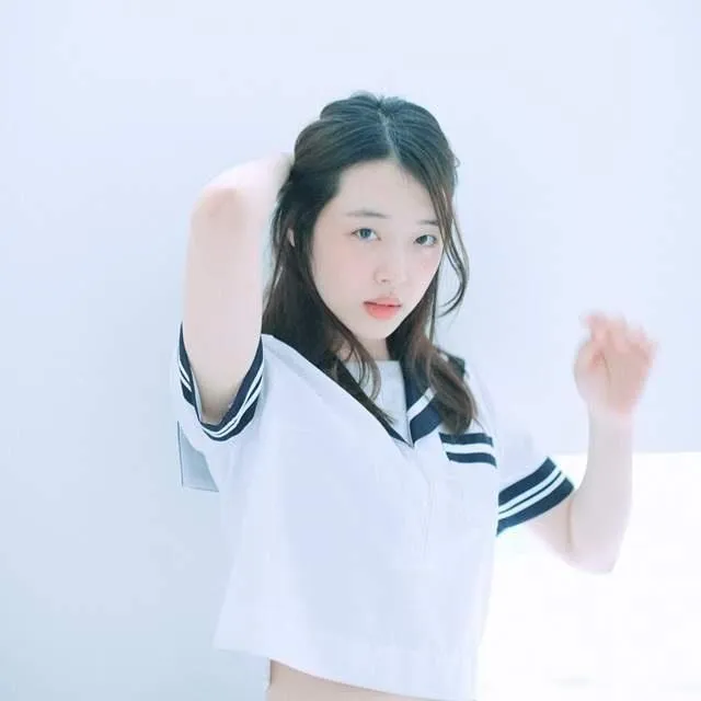 博彩花边：性感女星崔雪莉尺度再突破？韩版《花花公子》第一刊封面女郎？