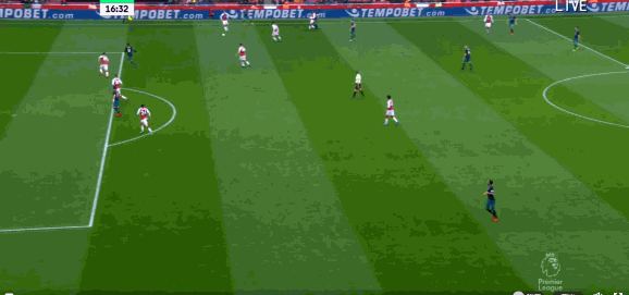英超-阿森纳3-2获6连胜 黑贝2射1传奥巴破门