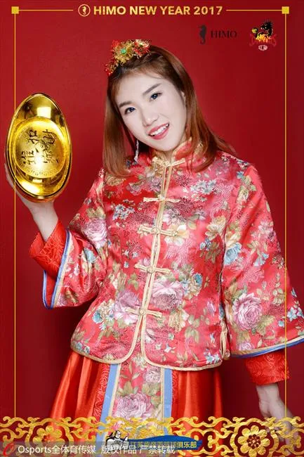 玩球画报：江苏男篮啦啦宝贝新春拜年写真 俏皮可爱盛装迎新年
