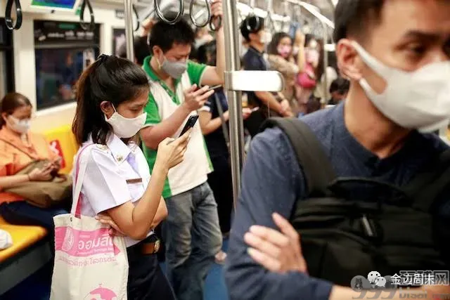 周边国家疫情缓解 现在中转回国可行吗？