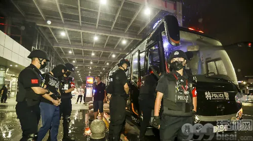 跨国追逃 泉州警方抓获2名涉黑涉恶逃犯