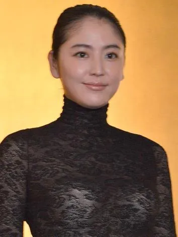 玩球花边：帮我扶着路！日本百名最强巨胸来袭 长泽雅美在列
