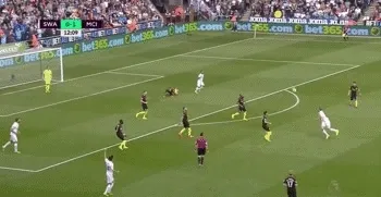 玩球赛报：英超-曼城3-1开季10连胜 阿圭罗复出梅开二度