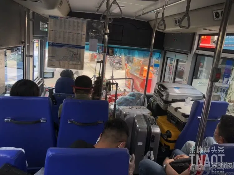 网友实拍：国内飞金边 一下飞机就被隔离