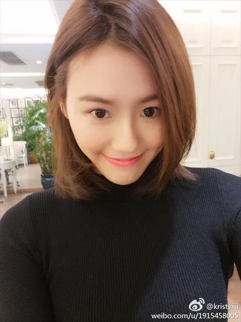 玩球网报：美翻！游泳美女刘湘剪短发气质知性 网友:神似刘诗诗