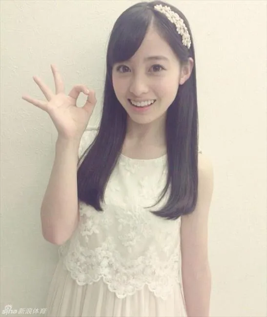 玩球小报：日本千年一遇美少女桥本环奈篮球写真 清纯可人性感惹火