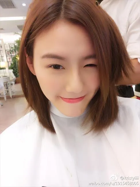 玩球网报：美翻！游泳美女刘湘剪短发气质知性 网友:神似刘诗诗