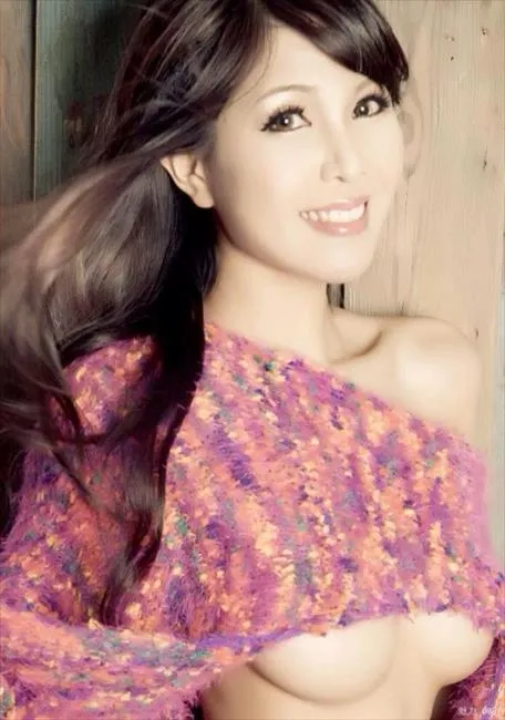 博彩花边：台湾瑜伽女神房妍爆性感照 G奶翘臀吸粉过百万