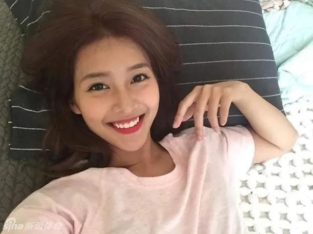 体坛花边：越南19岁美女拳击手黎颜性感私照 19岁早已身家过亿