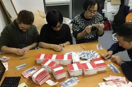海外博彩：一个日本人把100万全买了彩票 结果却让他傻了眼