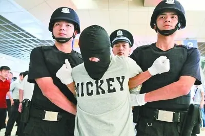 博彩花边：毒贩因1600万毒债 从缅甸潜入武汉枪杀下线