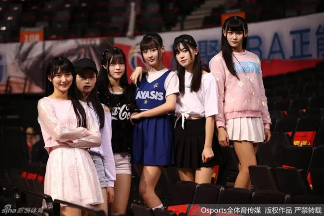 玩球花边：GNZ48女团助威CBA半决赛 跳舞唱歌靓丽吸睛