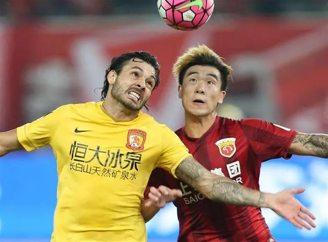 玩球赛报：中超争冠恒大上港2选1 泰达携2队成降级热门