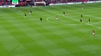 玩球赛报：英超-曼城客场2-2米堡 阿圭罗传射热苏斯救主