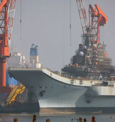外媒称中国航母建设突然加速 瓦良格今年启用