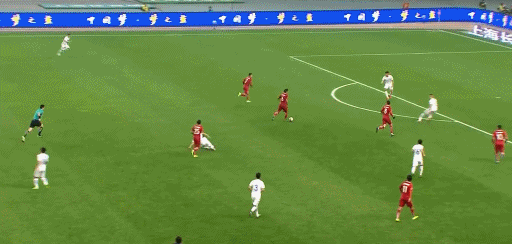 玩球赛报：上港2-0延边夺双线5连胜 吕文君破门武磊建功