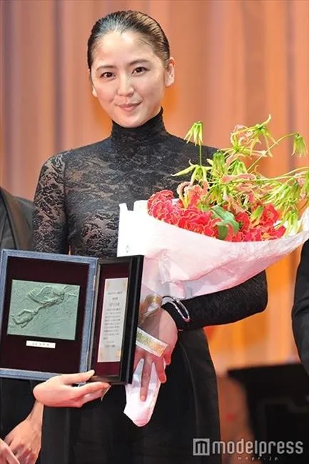 玩球花边：帮我扶着路！日本百名最强巨胸来袭 长泽雅美在列