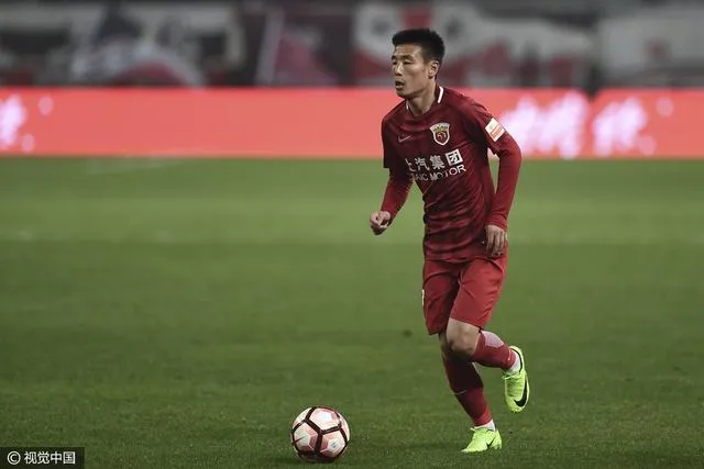 玩球赛报：上港2-0延边夺双线5连胜 吕文君破门武磊建功